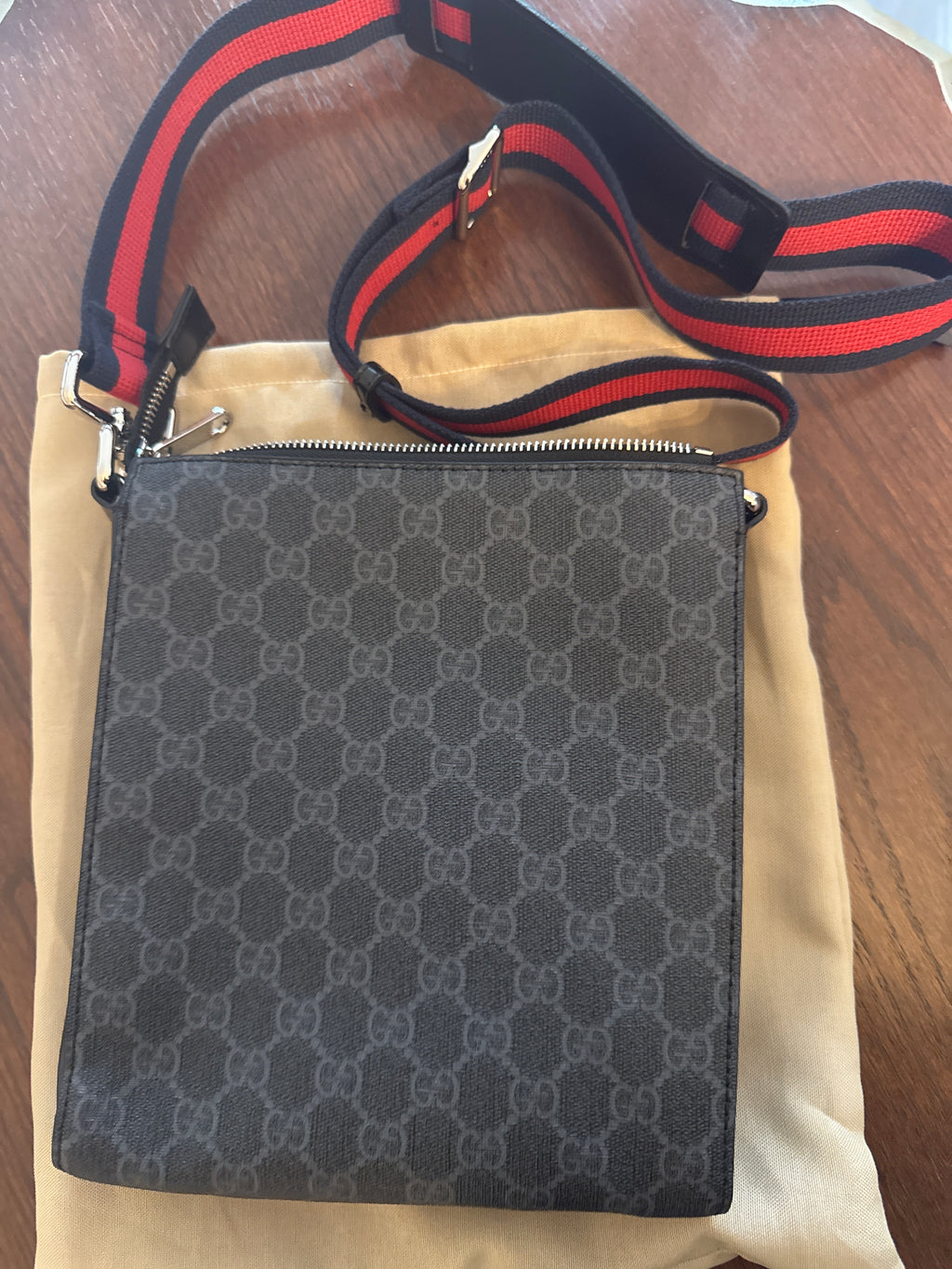 (Medium) Gucci sling bag with patches